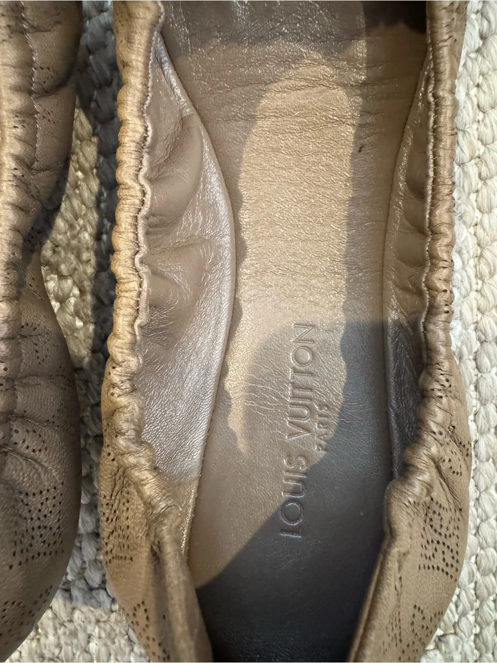 Louis Vuitton Mahina Ballet Flats Taupe Perforated Monogram Leather Bow Size 37 - Picture 2 of 4